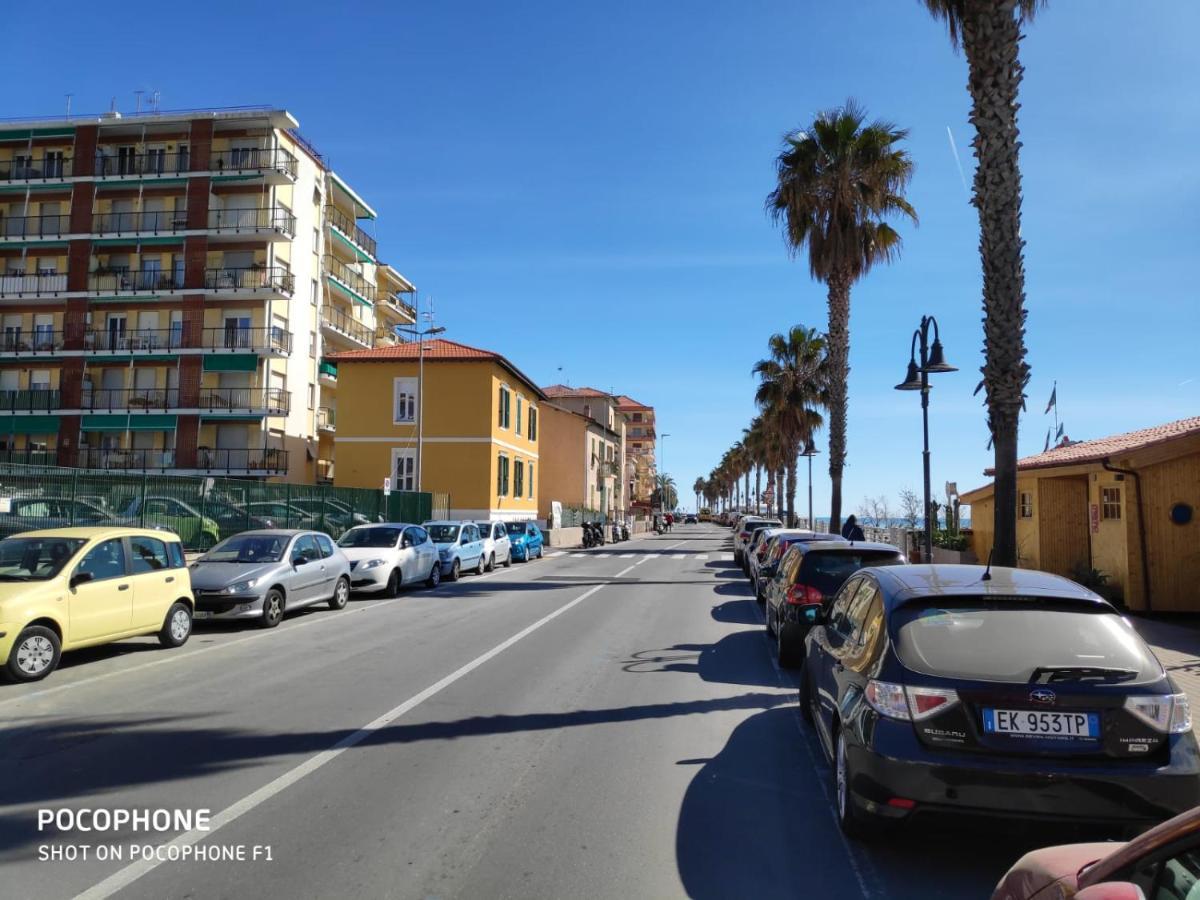 Tuffonelblu Apartment Ventimiglia Exterior foto