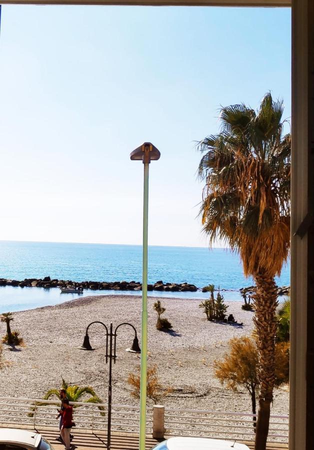 Tuffonelblu Apartment Ventimiglia Exterior foto
